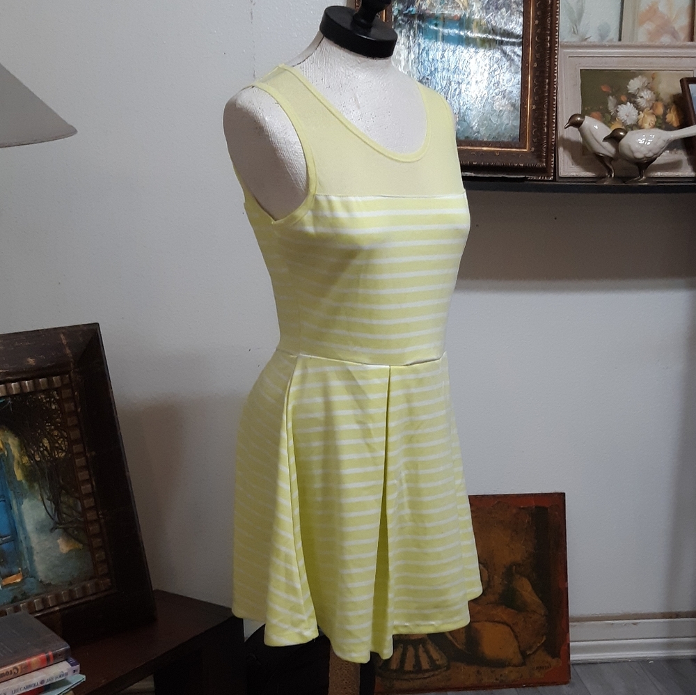 Womens Sz XL Sporty Athletic Dress Yellow white stripes